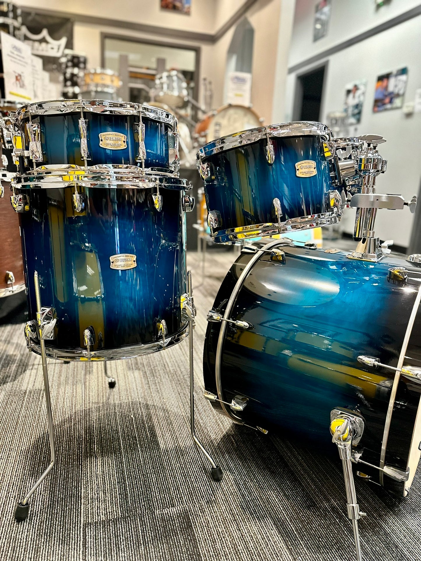 Yamaha Stage Custom 5-Piece in Deep Blue Sunburst