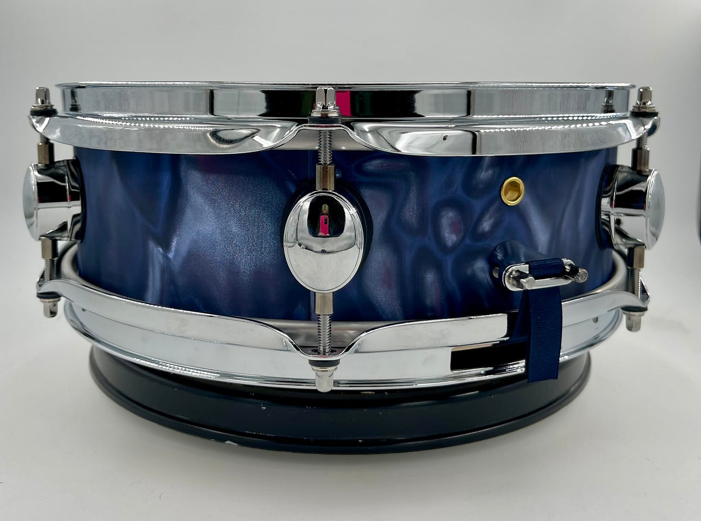 Montineri Custom 12"x4" Blue Satin Flame Snare