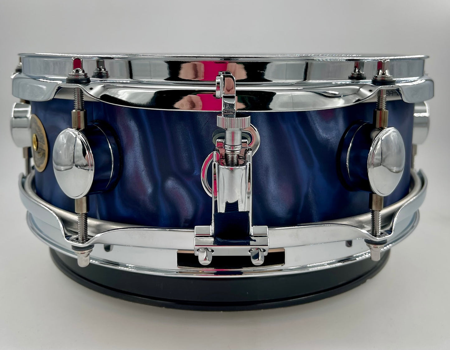 Montineri Custom 12"x4" Blue Satin Flame Snare