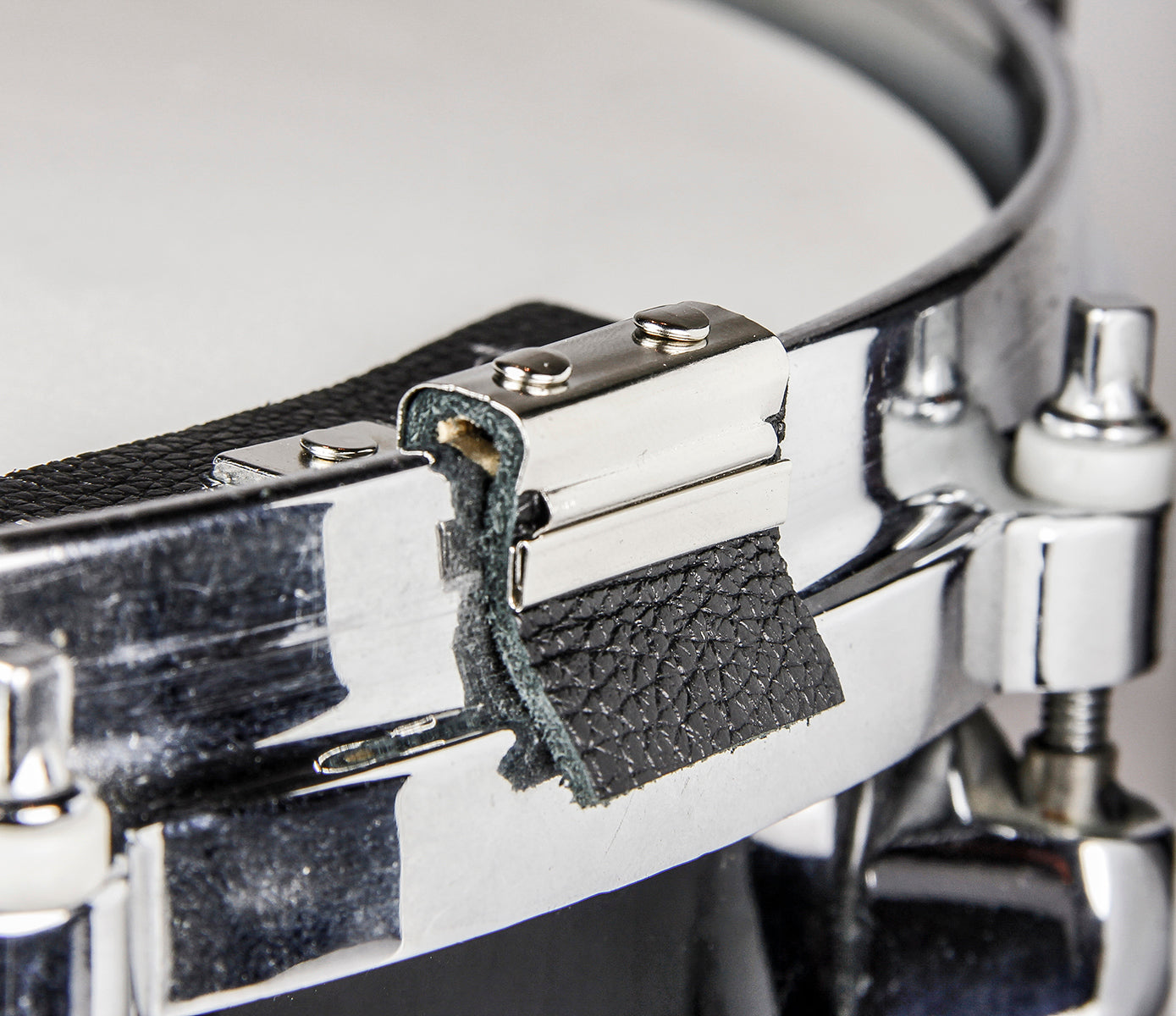 Snareweight M1b Drum Dampener - BLACK