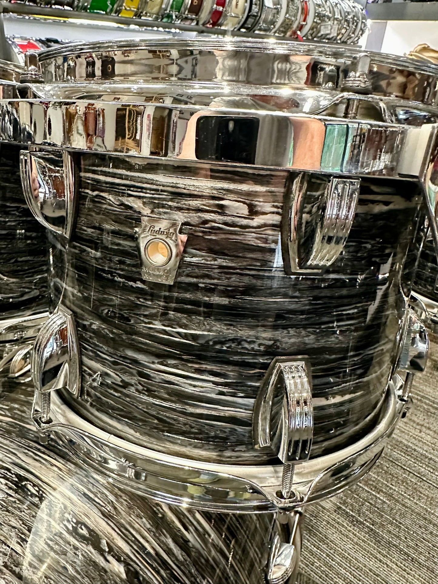 Ludwig Classic Oak 5-Piece Kit in Oyster Black Pearl - 2023