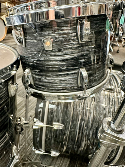 Ludwig Classic Oak 5-Piece Kit in Oyster Black Pearl - 2023