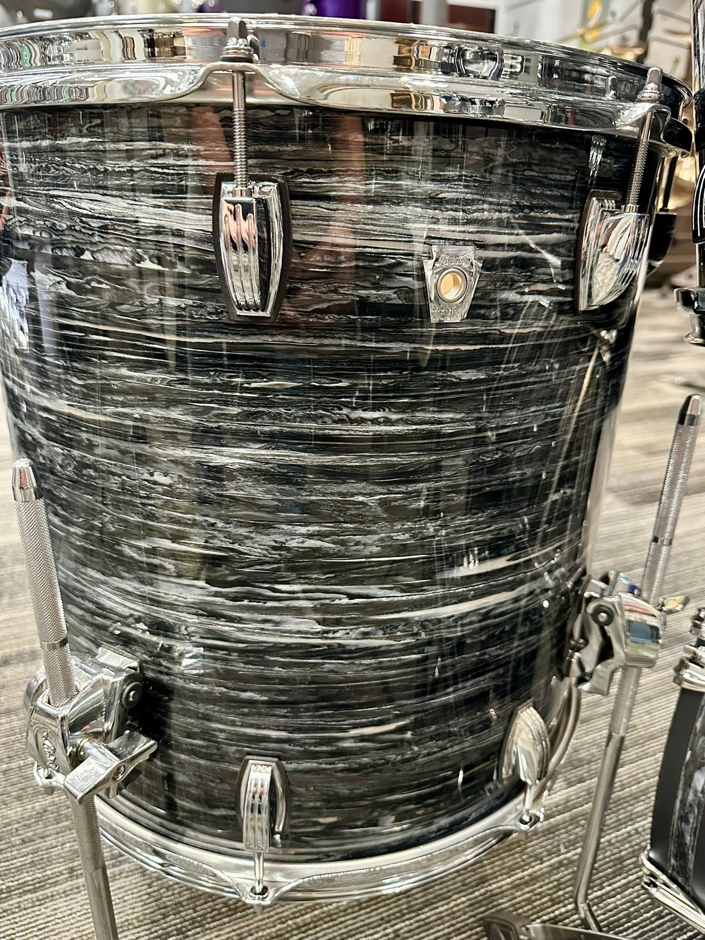Ludwig Classic Oak 5-Piece Kit in Oyster Black Pearl - 2023