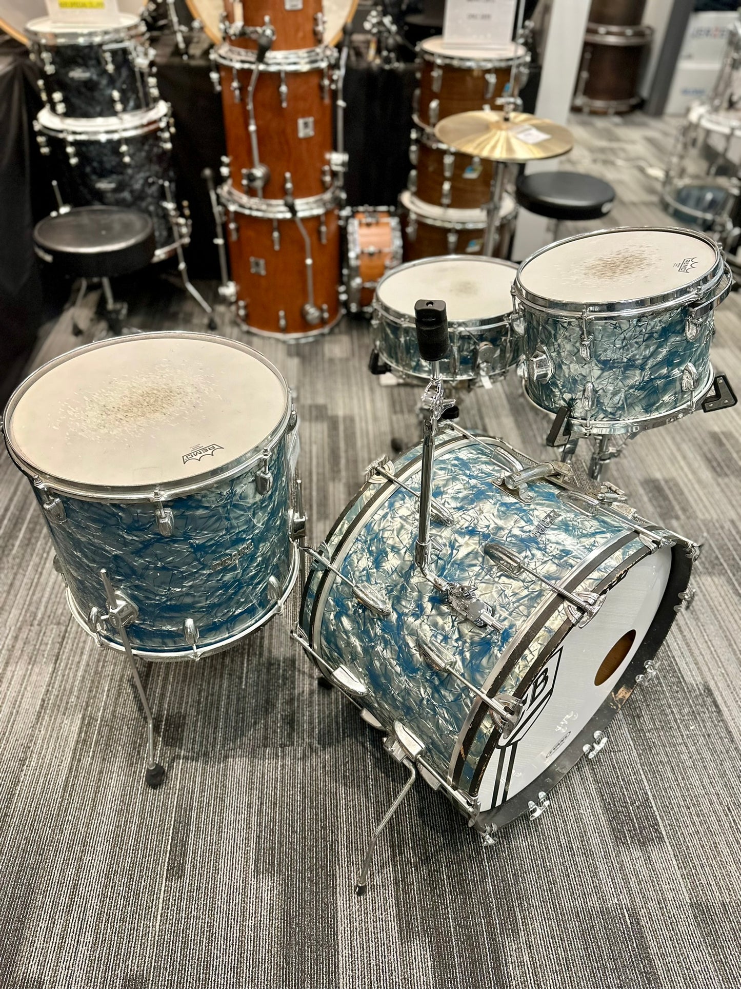 Pearl Vintage 1960s 4-Piece Drum Set in Sky Blue Pearl