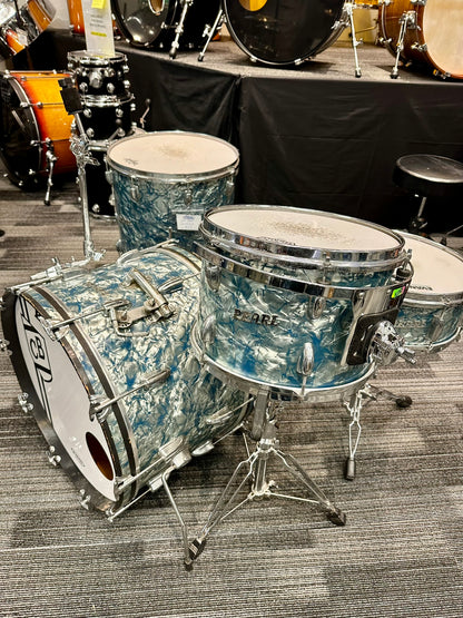 Pearl Vintage 1960s 4-Piece Drum Set in Sky Blue Pearl