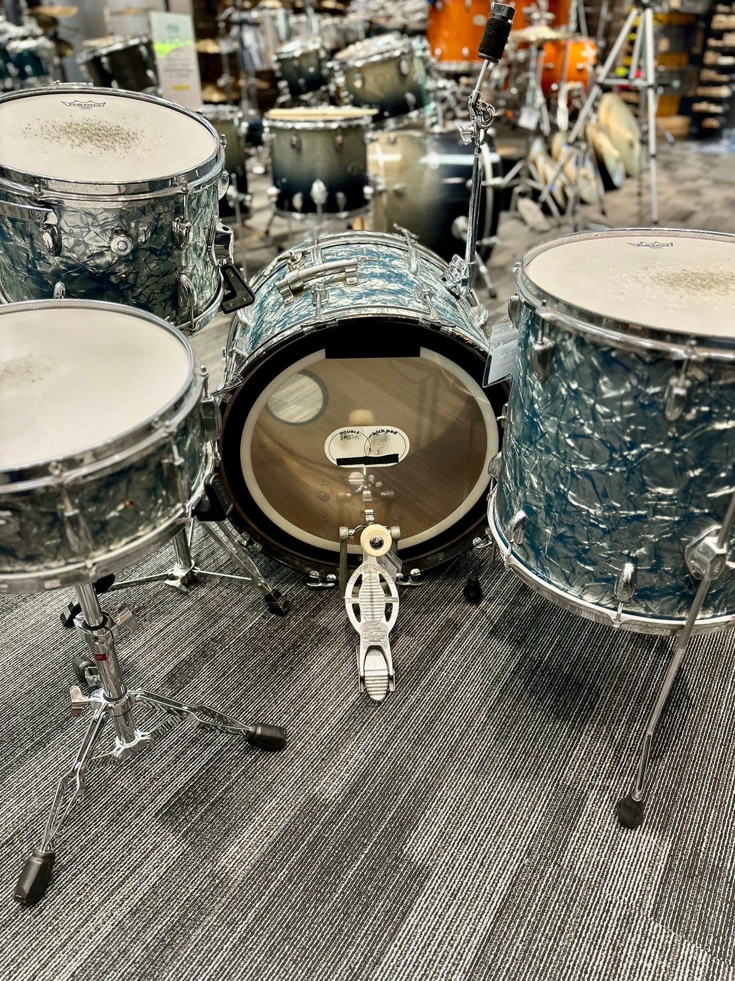 Pearl Vintage 1960s 4-Piece Drum Set in Sky Blue Pearl