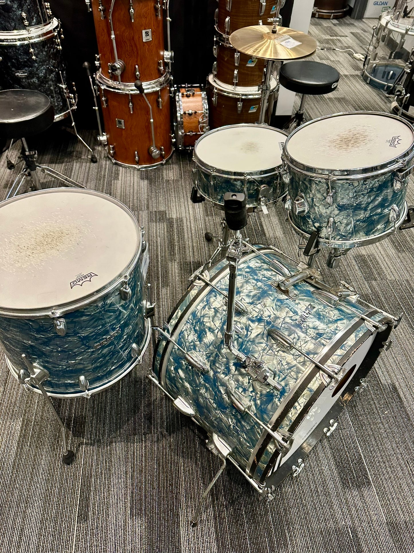 Pearl Vintage 1960s 4-Piece Drum Set in Sky Blue Pearl