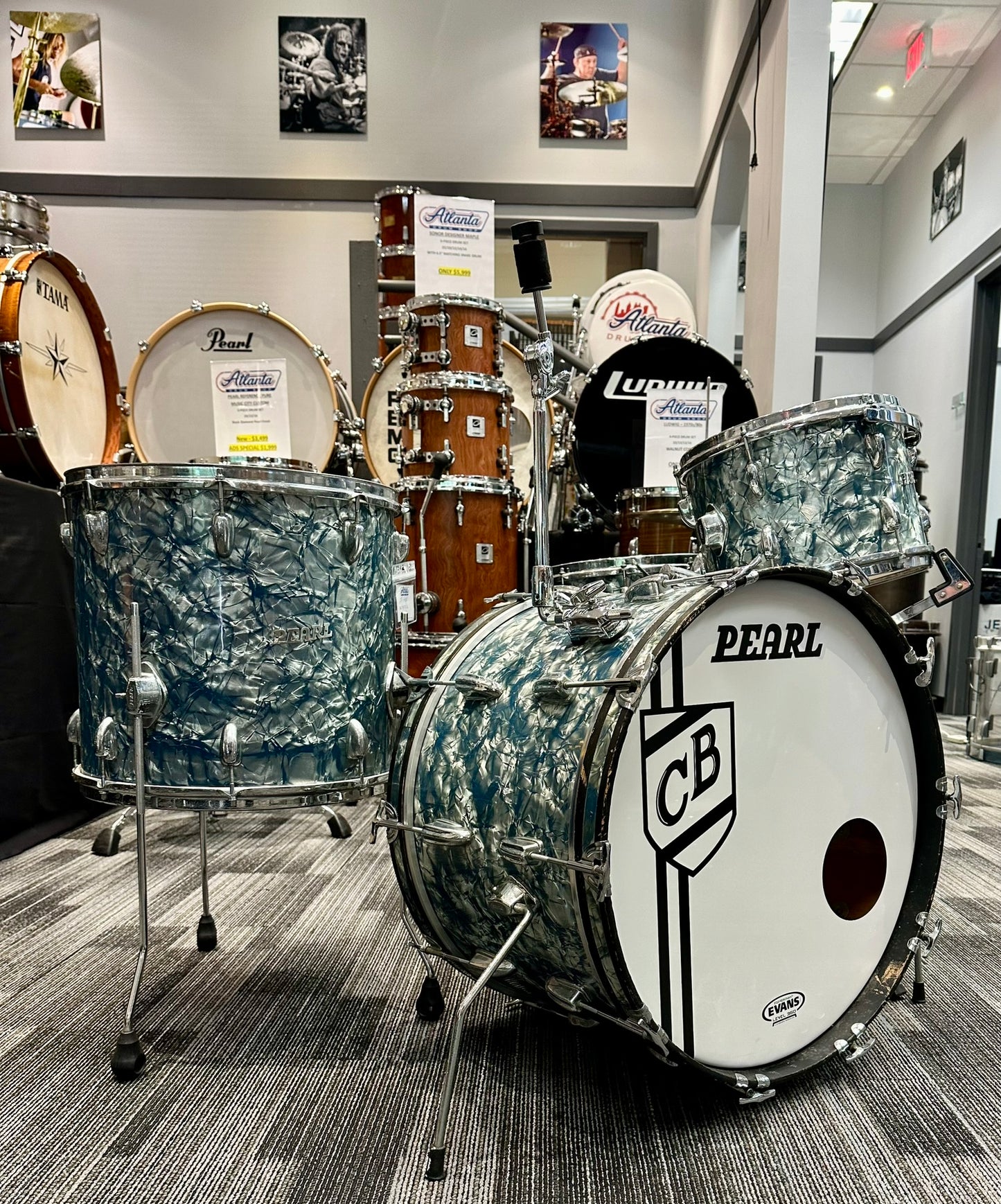 Pearl Vintage 1960s 4-Piece Drum Set in Sky Blue Pearl