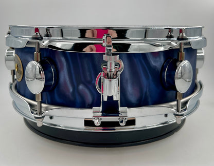 Montineri Custom 12"x4" Blue Satin Flame Snare